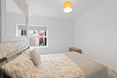 1 bedroom in a house share to rent - Photo 4