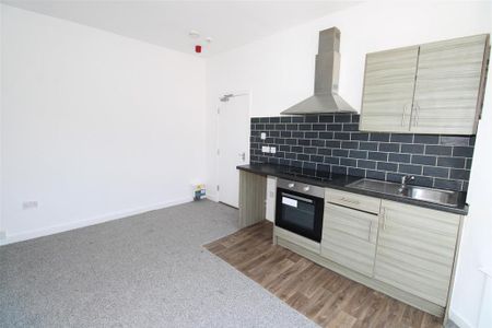 Ground floor flat to rent - Photo 3