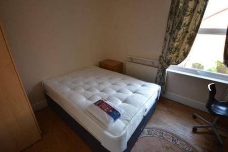 4 bedroom terraced house to rent - Photo 4