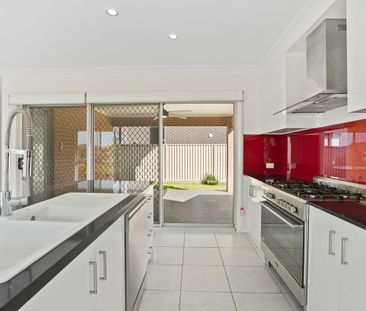 Stunning 4 Bedroom Family Home - Photo 6