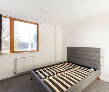 Blackwall Lane, Greenwich, London, SE10 flat to rent - Photo 6