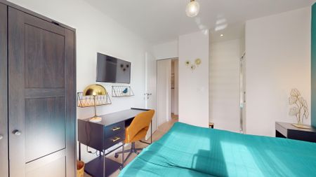 CUZIN F Roommate 3 Bedrooms at Toulon - Photo 2