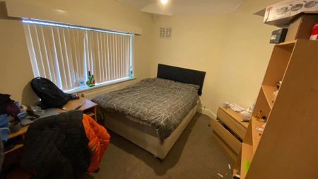 4 bedroom terraced house to rent - Photo 4