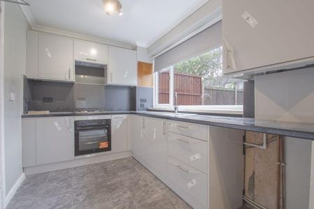 3 bedroom terraced house to rent - Photo 5