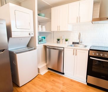 **NEWLY RENOVATED** 1 BEDROOM UPPER UNIT IN WELLAND!! - Photo 4