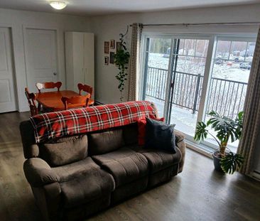 Grand 5 1/2 style condo à louer - Photo 2