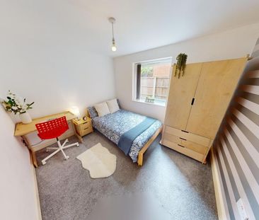 4 bedroom townhouse to rent - Photo 3