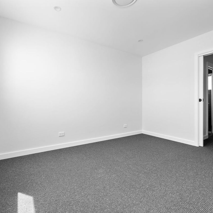 Contemporary Townhouse in an Ultra-Convenient Setting - Photo 1