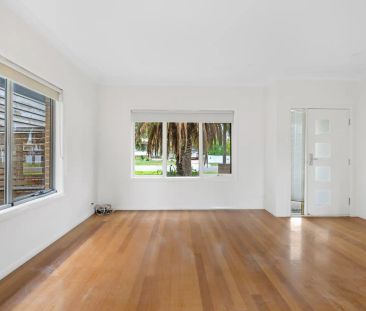 “Charming Family Home in Prime Sunshine Location” - Photo 1