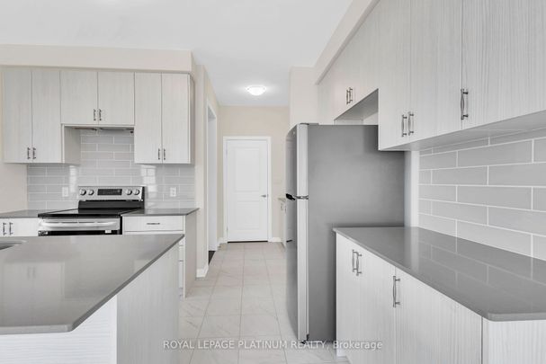 Detached Home For Lease | X8120310 - Photo 1