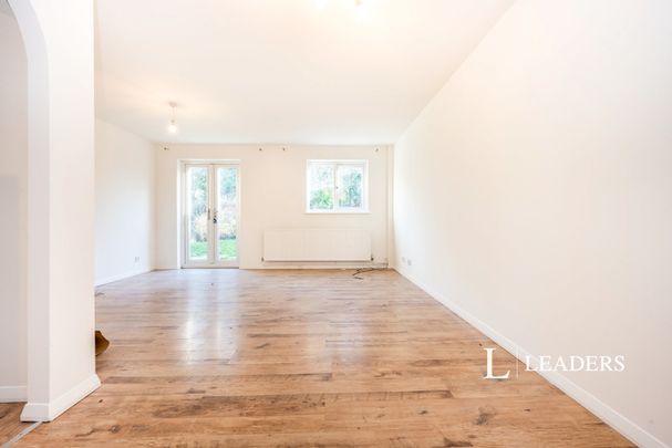 3 bedroom property to rent Challacombe, Furzton, Milton Keynes, MK4 - Photo 1