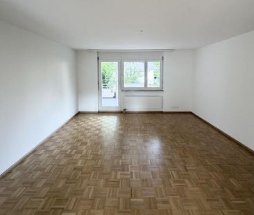 Grosszügige 4-Zimmerwohnung in familienfreundlicher Lage in Aesch - Foto 1