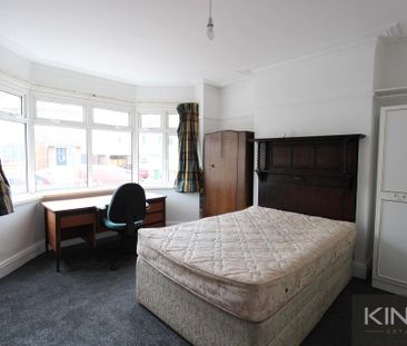 5 bedroom semi-detached house to rent - Photo 3