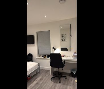 Room in a Shared House, Filton Lane, BS34 - Photo 1