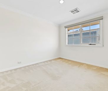 28 Higgins Close, Dingley Village, VIC, 3172 - Photo 4