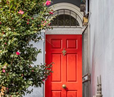 Charming Character Terrace with Modern Convenience - Photo 5