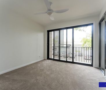 IMPRESSIVE BRAND NEW AND WATER INCLUDED IN RENTAL - SUPER SLEEK CIT... - Photo 2