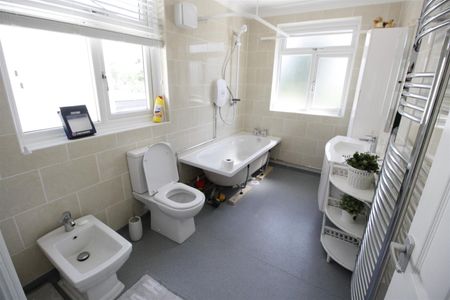 Vaughan Avenue, Cardiff - Photo 4