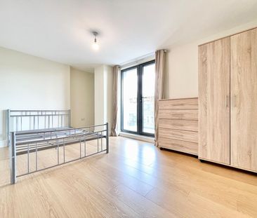 1 Bed Flat, Charter House, IG1 - Photo 2