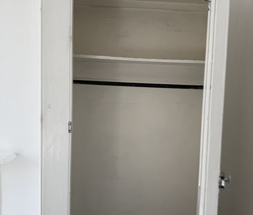 Room in a Shared House, Quebec Road, IG1 - Photo 6