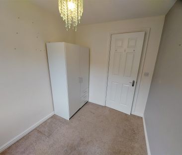 4 bedroom Detached house to rent - Photo 4