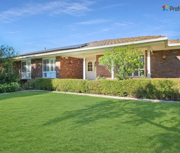 2 Balmoral Crescent, Lake Albert NSW 2650 - Photo 2