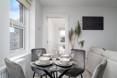 2 Bed Flat, Grimsby Street, E2 - Photo 3