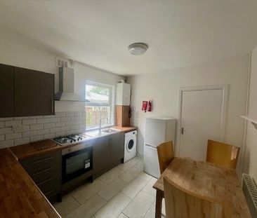 1 Bed Flat, Edgbaston, B16 - Photo 3