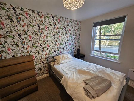 3 bedroom apartment to rent - Photo 3