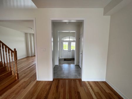 For Lease - 1099 Cole Street, Innisfil, Ontario - Photo 5