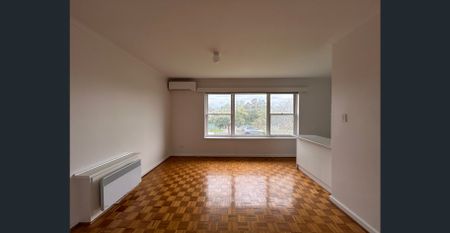 Renovated kitchen with heating and cooling - Photo 2