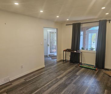 For Lease - 283 Delancey Boulevard, Hamilton, Ontario - Photo 6