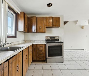 For Lease - 164E Henry Street, Brantford, Ontario - Photo 1