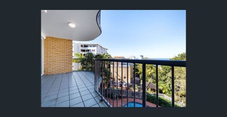 Spacious, Sunny & Seconds from the Sand - Photo 3