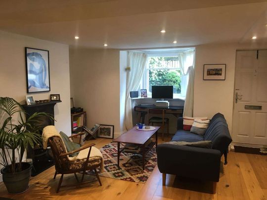 1 Bed Flat, Goldhawk Road, W6 - Photo 1