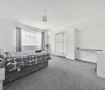 Westhorne Avenue, London SE9 - Photo 4