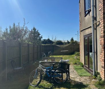 Room in a Shared House, Stanley Cottages, BS7 - Photo 6