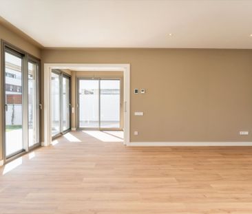 Casa adosada de alquiler en Carrer del Poble Amazic, 67, Can Gambús - Photo 4