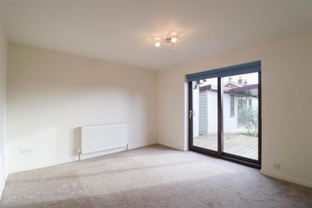 5 bedroom detached bungalow to rent - Photo 5