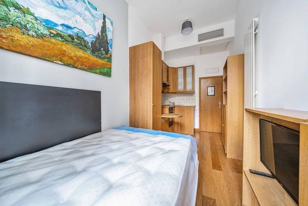 Studio to rent - Photo 1