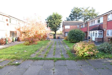 Great Cullings, Rush Green, Romford, Essex, RM7 - Photo 3