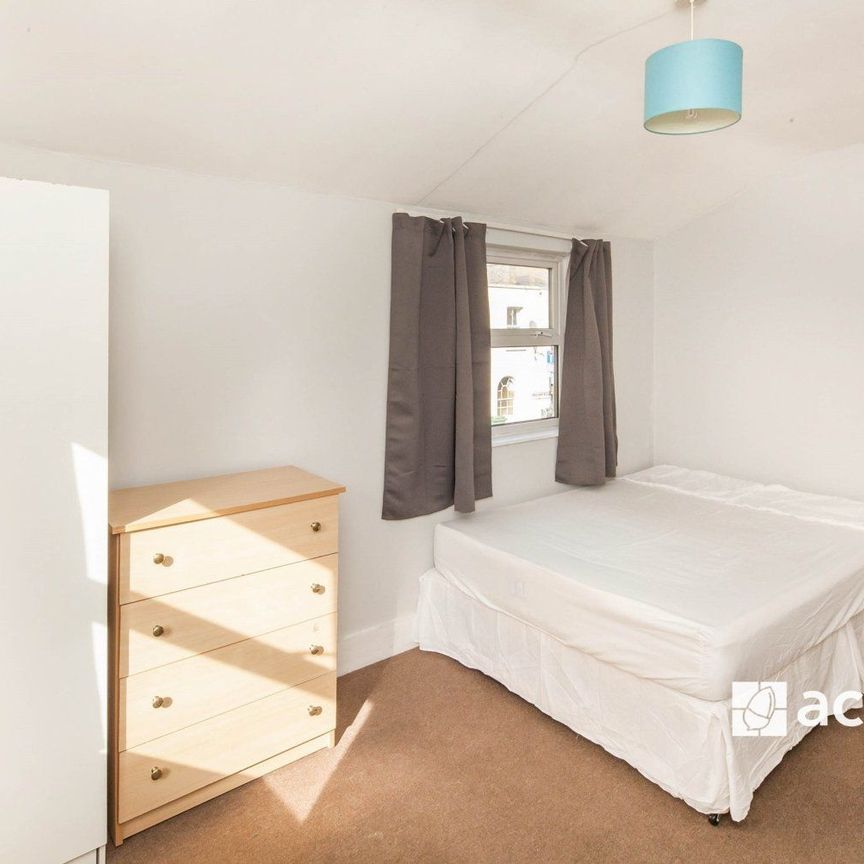 Pennethorne Road, London, SE15 - Photo 1
