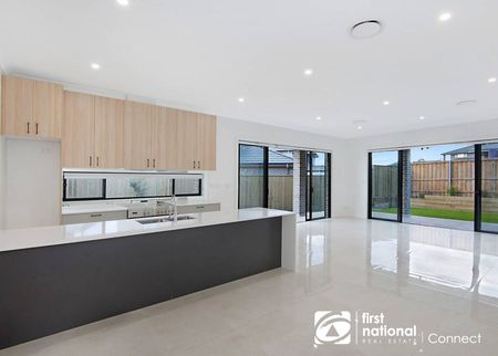 Modern Family Home - Photo 5