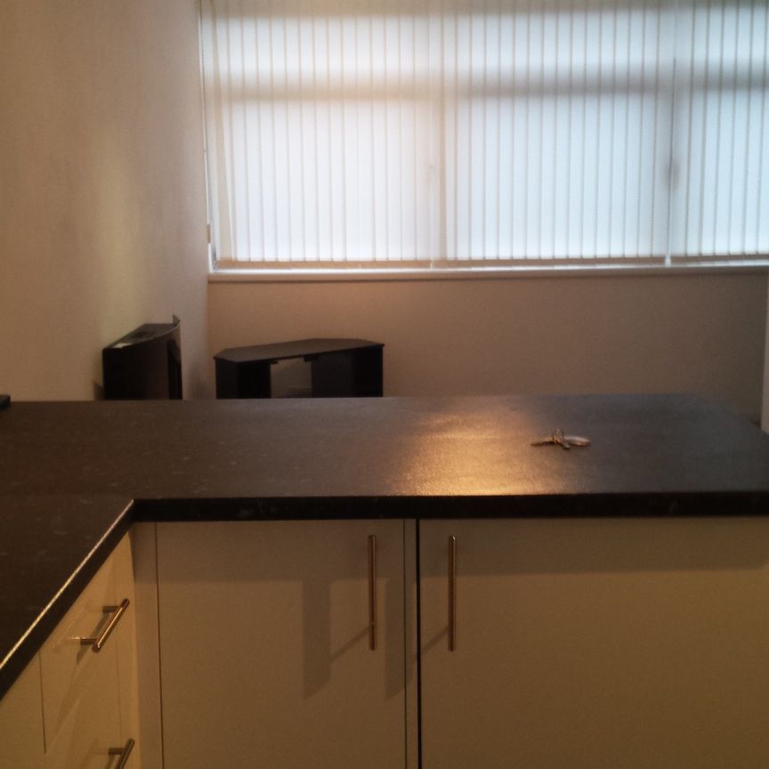 Ground floor 1 Bedroom Flat To Let In Heaton Mersey - Photo 1