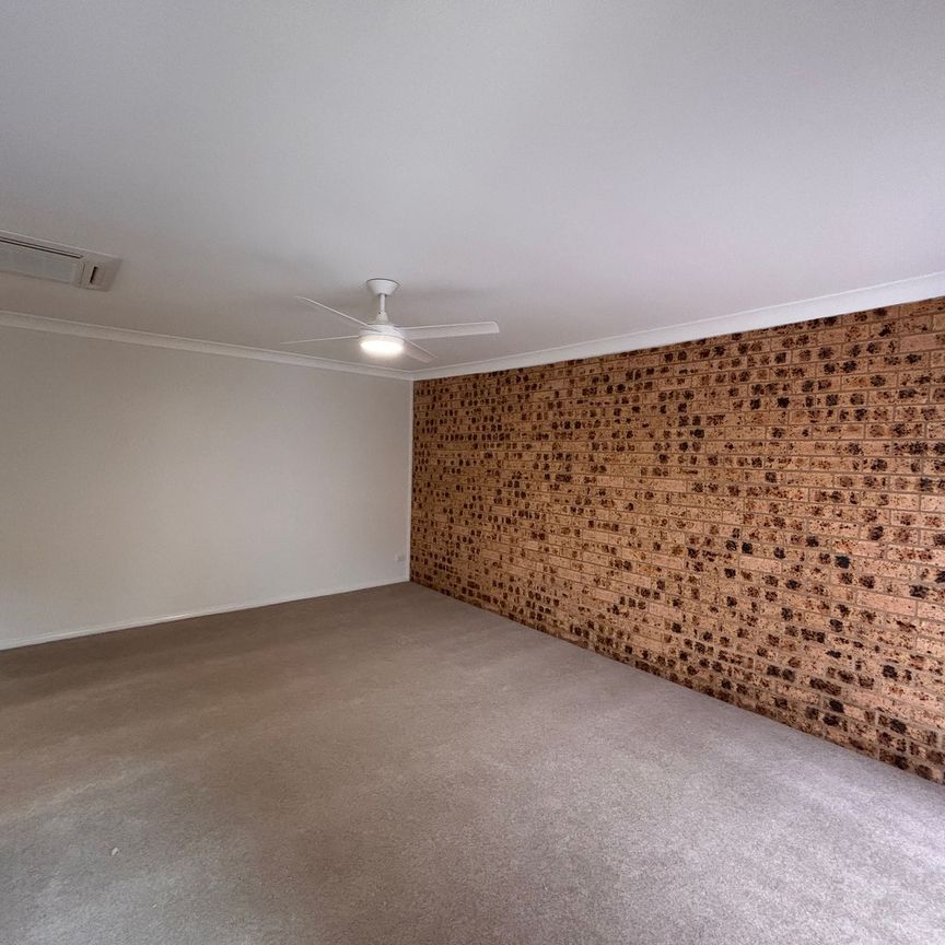 Content Carisbrooke - Photo 1