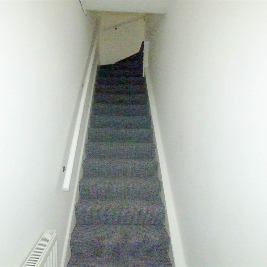 3 bed flat to rent in Prince Consort Road, Gateshead, NE8 - Photo 1