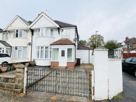 3 bedroom semi-detached house to rent - Photo 5