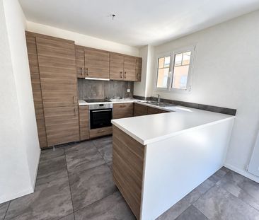 Appartement de 2.5 pièces au 1er étage avec balcon à Villeneuve - Photo 3