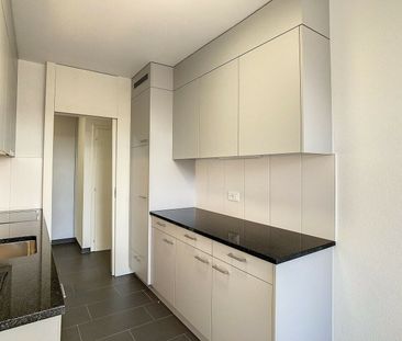 CHARMANT LOGEMENT TRES BIEN SITUE ET ENTIEREMENT RENOVE - Foto 3