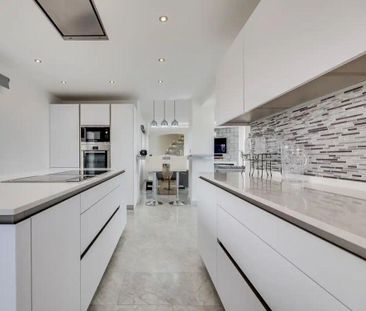 Luxury Villa for rent in Marbella Del Este, Andalusia - Photo 3